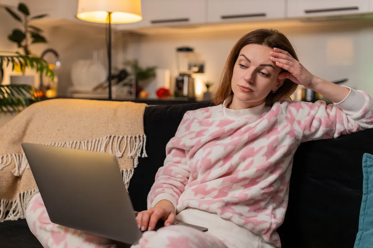 15 Symptoms of Low Estrogen in Men and Women